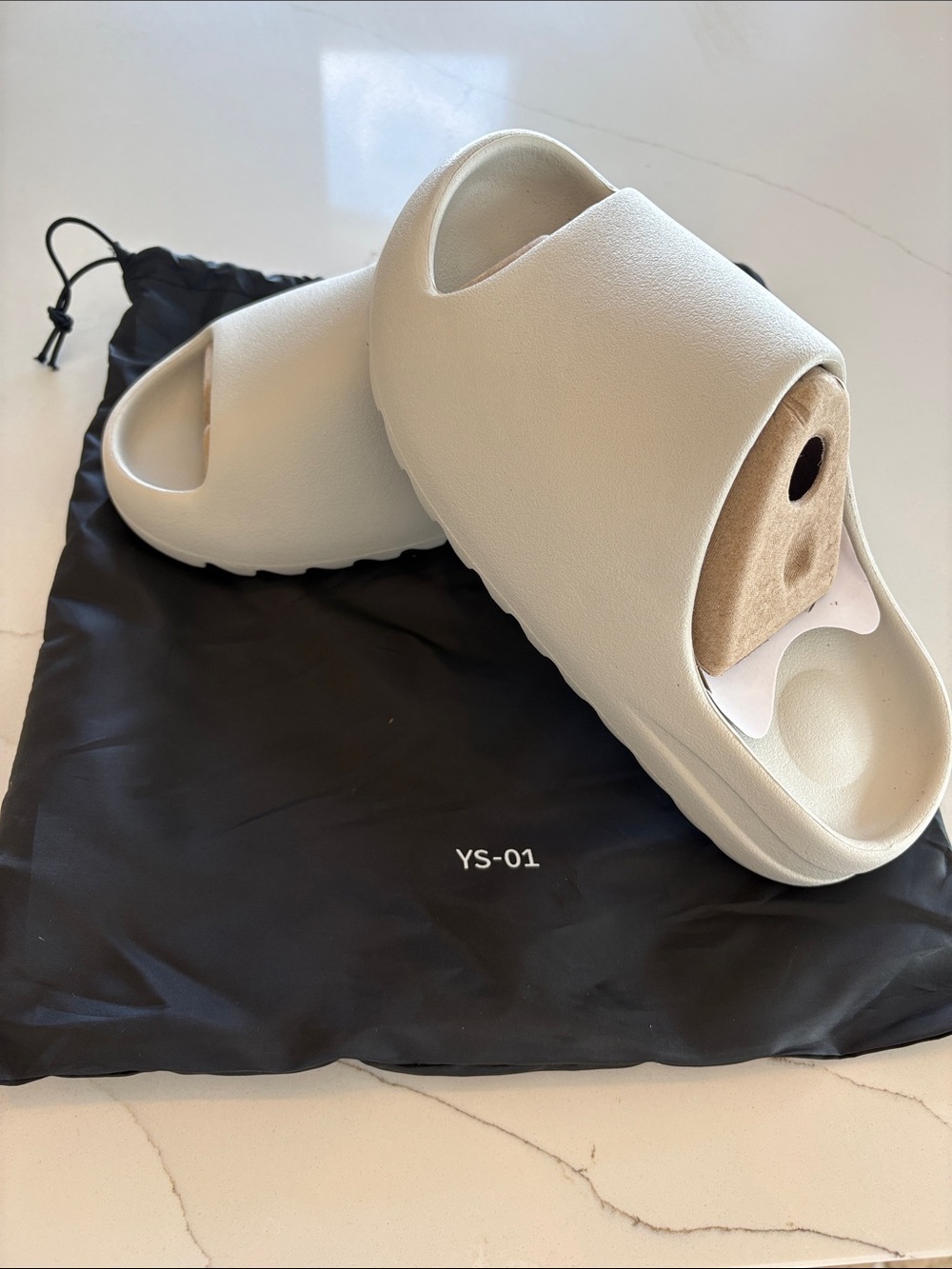 Yeezy Slide YS-01 • Cream • Size 6M/7W